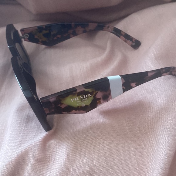Brand new authentic Prada sunglasses - Picture 3 of 5
